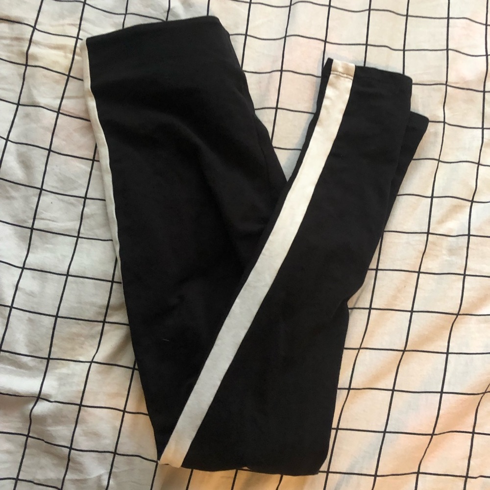 black leggings with white stripe